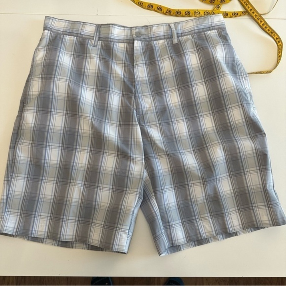 Men’s pro tour cool play golf shorts size 36